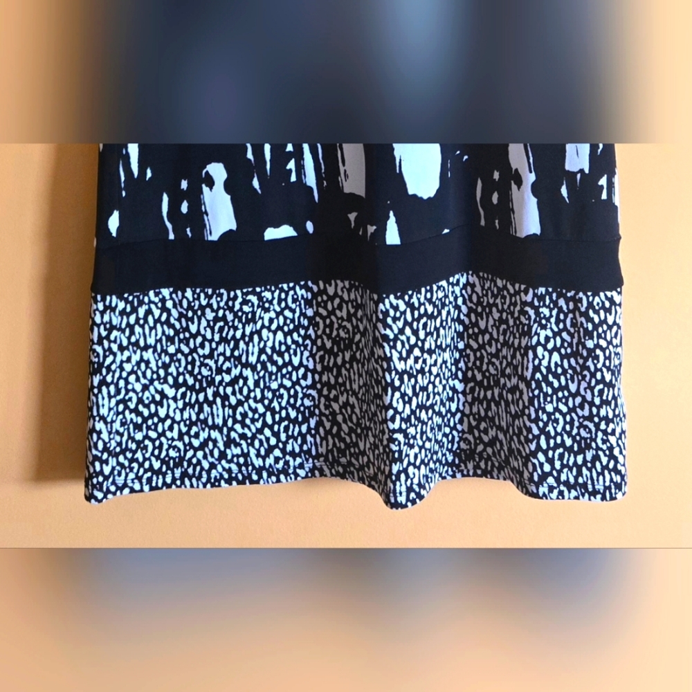 Dana Buchman Abstract Print Dress, S (PTP=18") - Picture 3 of 4